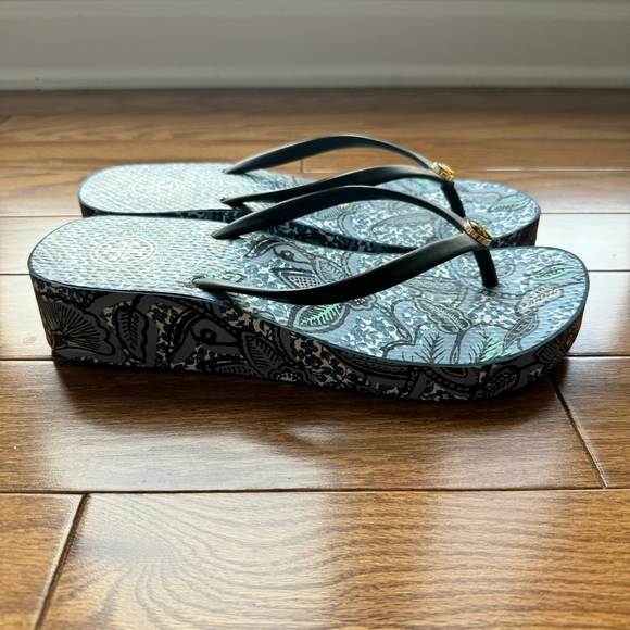 Tory Burch Women's Black / Navy Thandie Wedge Flip Flops - Picture 5 of 10